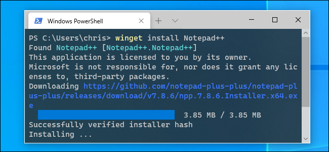 Instalando o Notepad ++ com winget em uma janela de terminal do Windows.