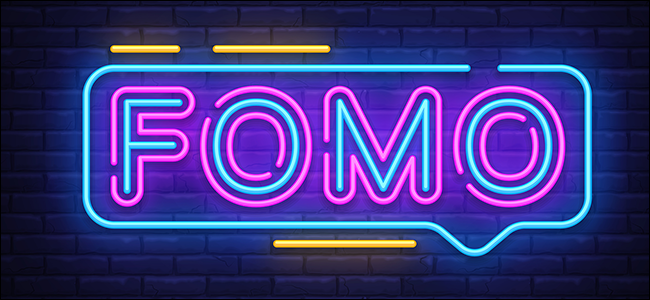 A palavra FOMO apresentada em letras grandes em negrito neon.