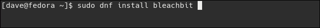 sudo dnf instalar o bleachbit em uma janela de terminal.