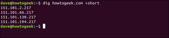 O comando "dig howtogeek.com + short" em uma janela de terminal.