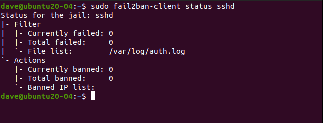 sudo fail2ban-client status sshd em uma janela de terminal.