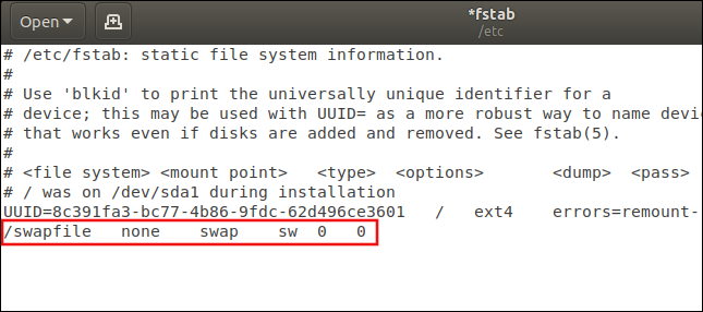 / etc / fstab com a entrada swapfile destacada