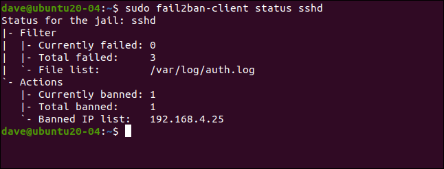 sudo fail2ban-client status sshd em uma janela de terminal.