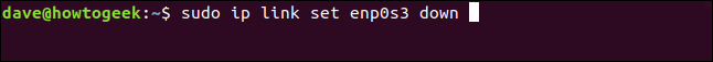 O comando "sudo ip link set enp0s3 down" em uma janela de terminal.