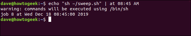 Um comando "echo" sh ~ / sweep.sh "| às 08:45" em uma janela de terminal. 