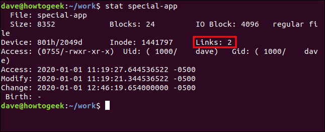 O comando "stat special-app" em uma janela de terminal.