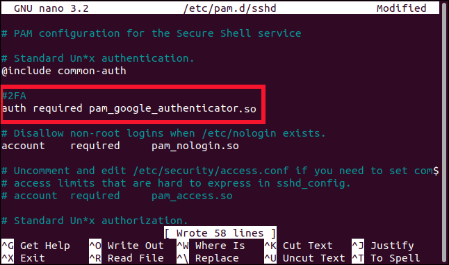 auth required pam_google_authenticator.so adicionado ao arquivo sshd em um editor, em uma janela de terminal.