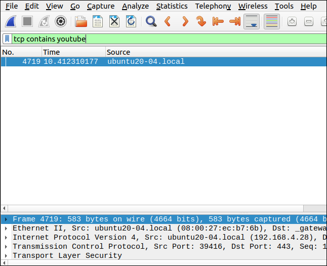 O Wireshark com um filtro tcp contém o youtube.