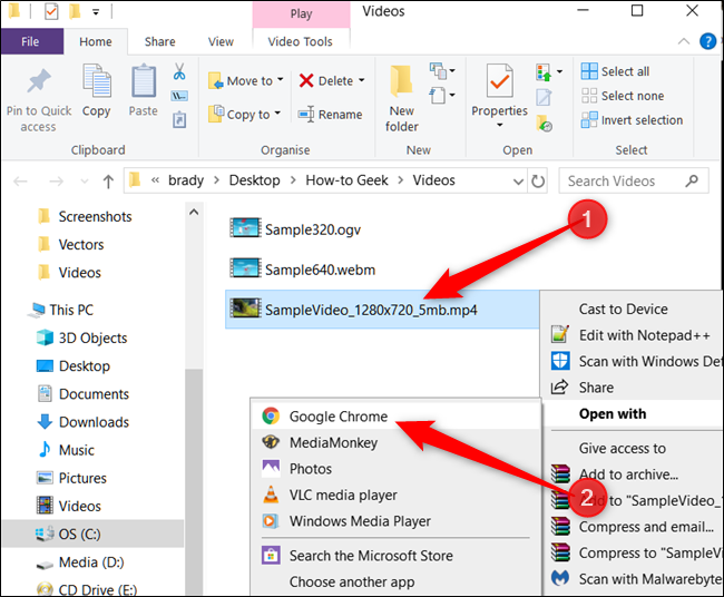 Clique com o botão direito do mouse no vídeo, passe o mouse sobre "Abrir com" e escolha "Google Chrome" na lista fornecida.