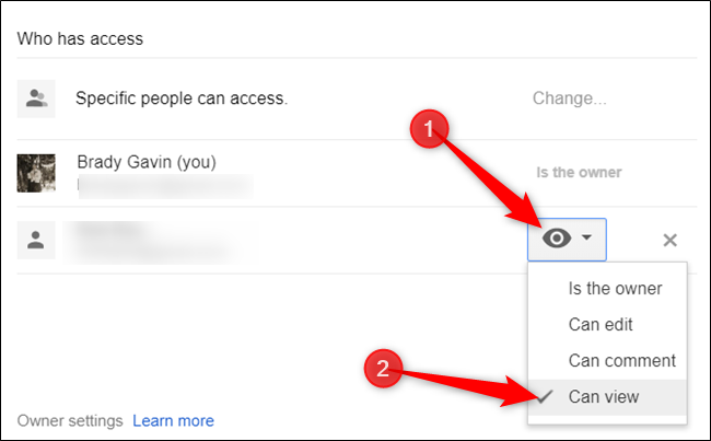 Ao lado de cada pessoa que pode acessar o arquivo, clique no menu suspenso e escolha "Pode visualizar" na lista de permissões.