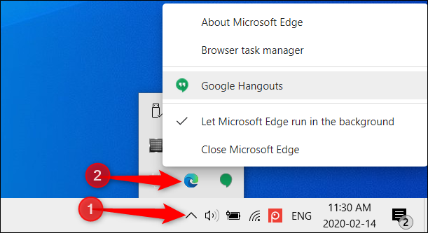 Para ver quais aplicativos ainda estão em execução em segundo plano no Windows, clique no ícone do Edge na bandeja do sistema.