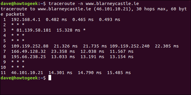 O comando "traceroute -n blarneycastle.ie" em uma janela de terminal.