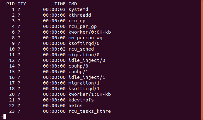 A saída de ps -e canalizada para less em uma janela de terminal