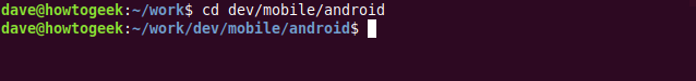 O comando "cd dev / mobile / android" em uma janela de terminal.