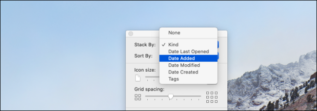 Alterar a opção Empilhar por para desktop Mac