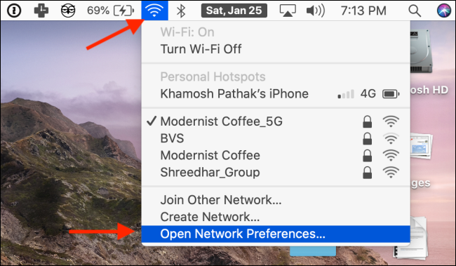Clique em Abrir Preferências de Rede no menu da barra de menu W-Fi