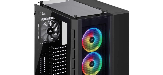 Um case E-ATX corsair com ventiladores RGB LED e um chassi preto.