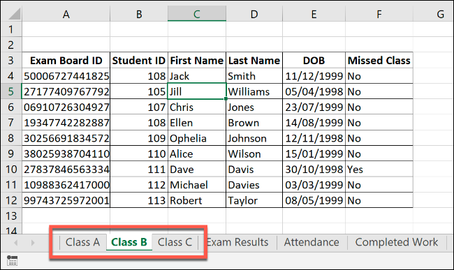 Uma pasta de trabalho do Excel com planilhas semelhantes de "Classe A," Classe B "e" Classe C. "
