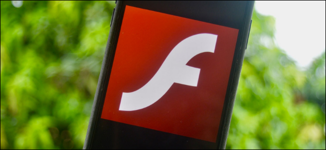 Ícone de Flash mostrado na tela de um iPhone