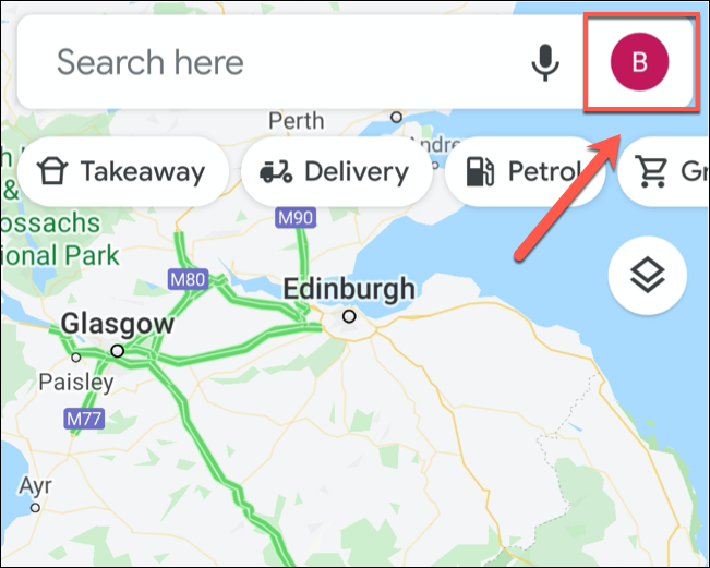Toque no ícone da conta circular na barra de pesquisa para acessar o menu do Google Maps