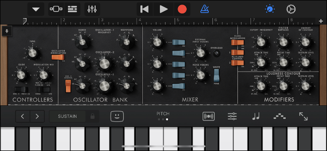 Usando a unidade de áudio Moog Classic no GarageBand