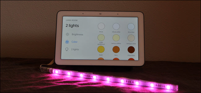 Google Home Hub com luzes LED na frente.