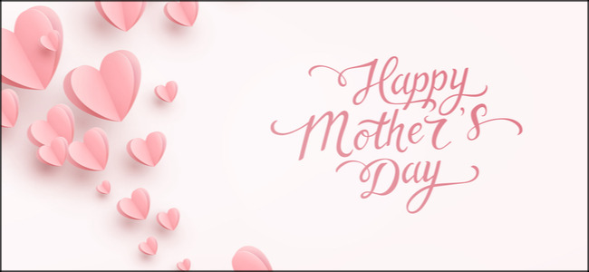 "Feliz Dia das Mães" rodeado por corações rosa.