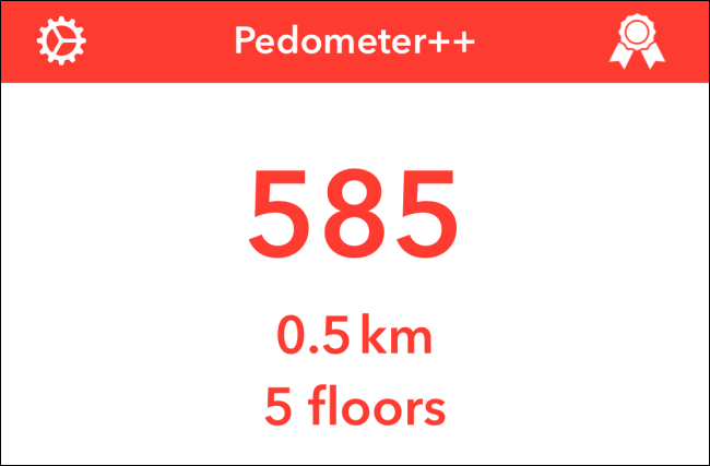 O aplicativo Pedômetro ++ mostrando uma contagem de passos.