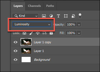 O modo de mesclagem de camadas definido como Luminosidade no Photoshop a partir do menu suspenso no painel Camadas
