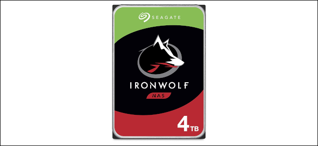 Uma unidade NAS Seagate IronWolf 4 TB.