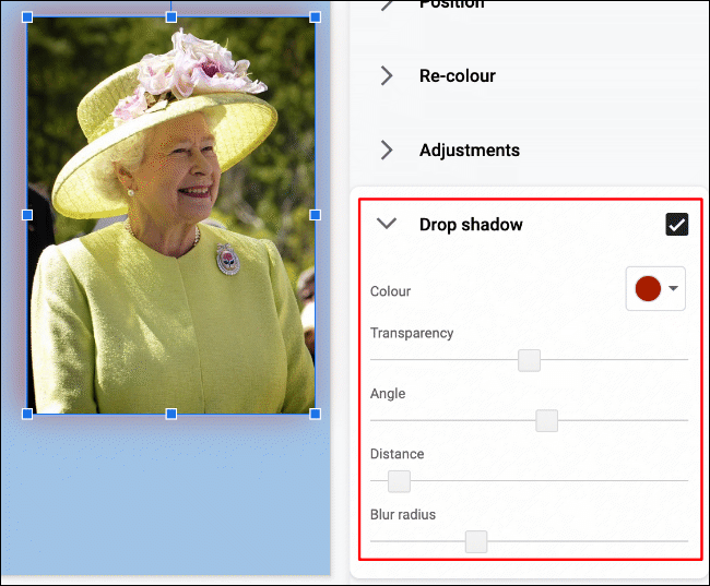 Uma imagem da Rainha Elizabeth II no Apresentações Google, com uma sombra projetada modificada aplicada