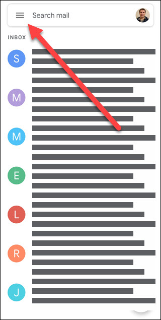 Aplicativo do Gmail com seta apontando para menu de hambúrguer
