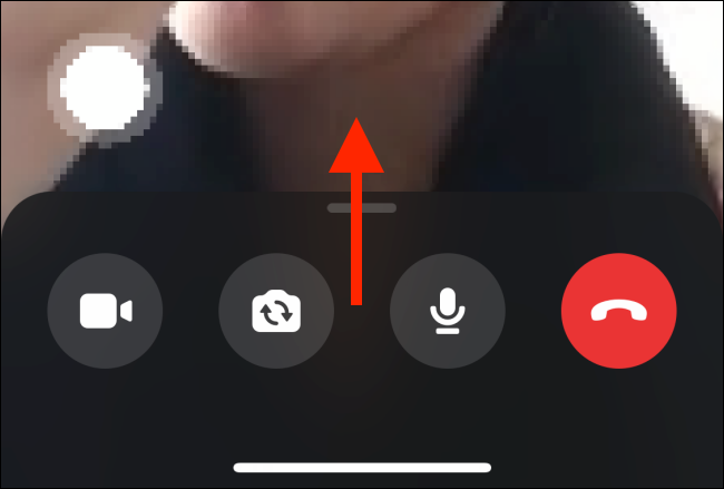 Deslize para cima na chamada do Facebook Messenger no iPhone