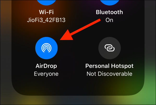 Toque e segure o botão "AirDrop".