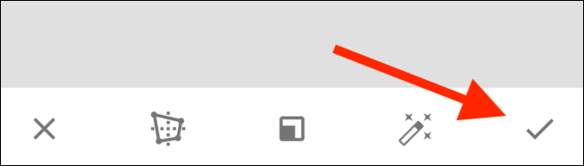 O botão Concluído no Snapseed é uma marca de seleção