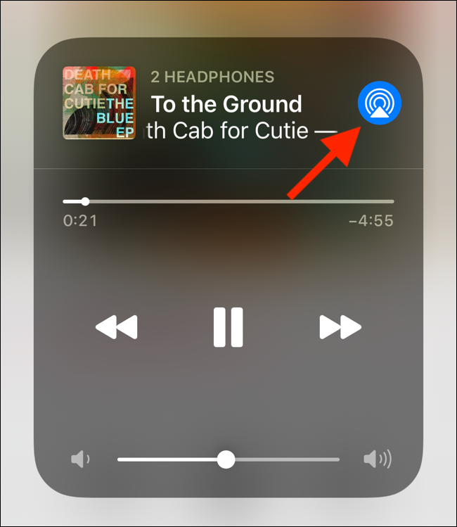 Toque no botão AirPlay na seção Reproduzindo Agora no Centro de Controle