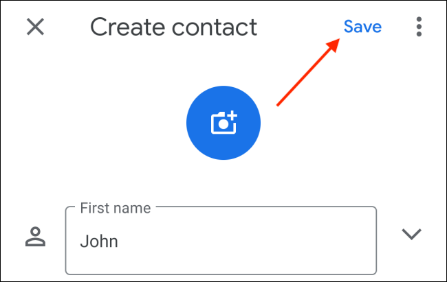 Toque no botão Salvar após inserir os detalhes do contato no Android