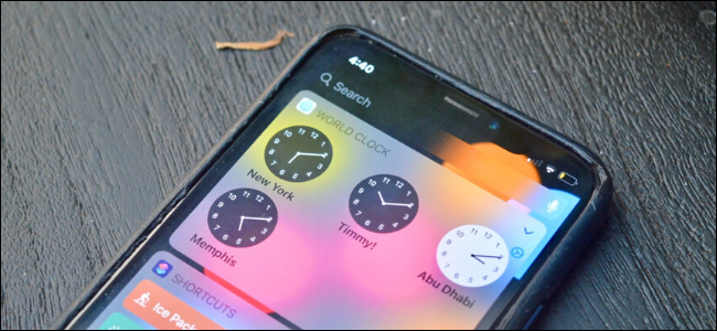 Um widget de Relógio mundial em um iPhone