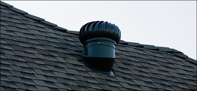 Ventilação de ar em cima de um telhado.