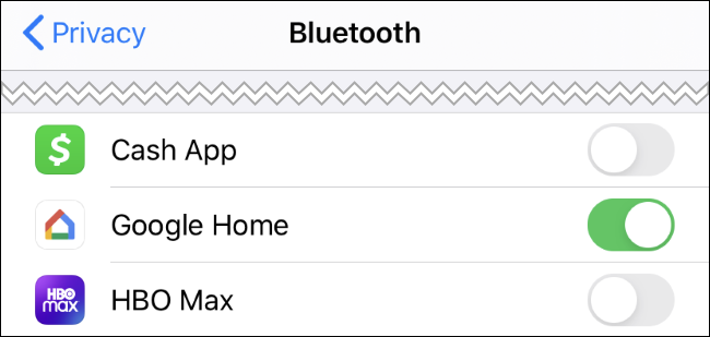 Permissões de aplicativos Bluetooth em um iPhone.