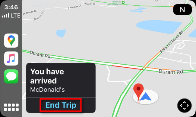 Toque em "Finalizar viagem" quando chegar ao seu destino no Google Maps no CarPlay através do iPhone.