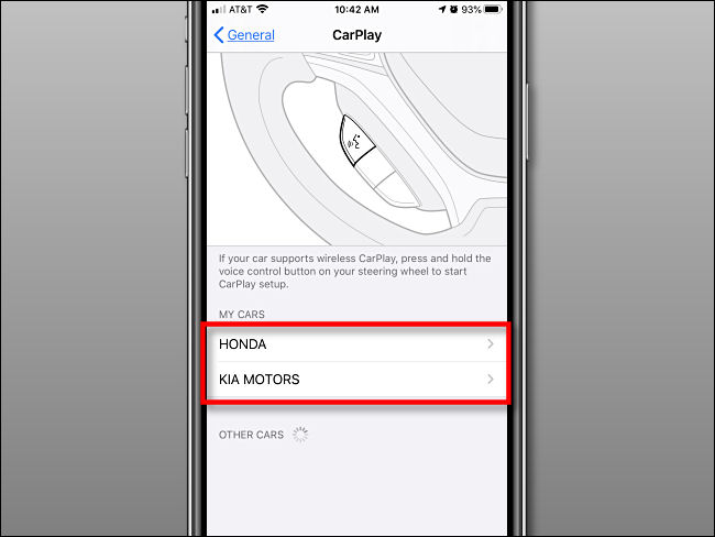 Toque na marca do veículo que deseja configurar.  em "CarPlay."