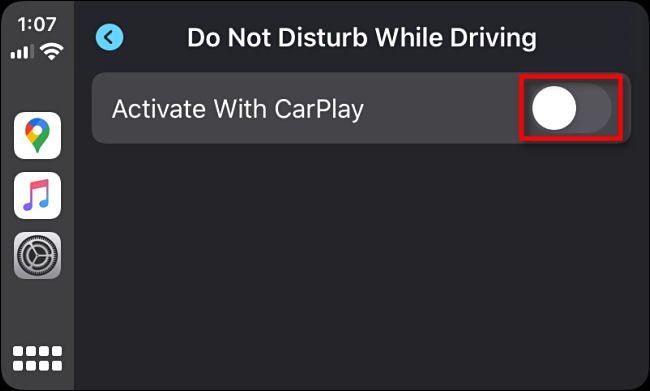 Toque no botão ao lado de "Ativar com CarPlay" nas configurações do Apple CarPlay.