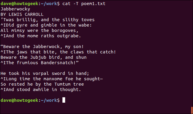 conteúdo de poem1.txt com abas exibidas em uma janela de terminal