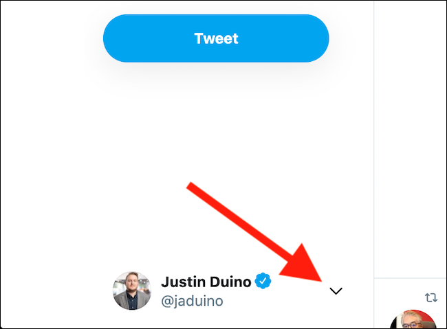 Clique no ícone de seta para baixo próximo ao seu perfil do Twitter