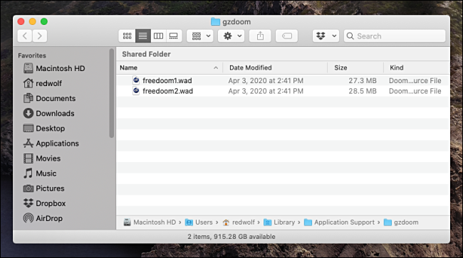 Dois arquivos WAD do freedoom na pasta "GZDoom" em um Mac.