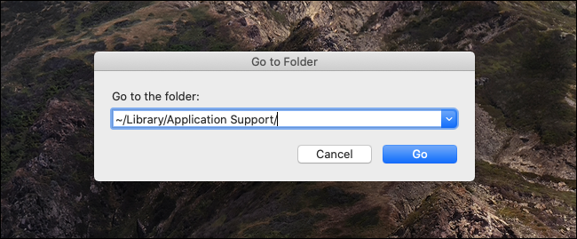 A caixa de diálogo "Ir para a pasta" no macOS.