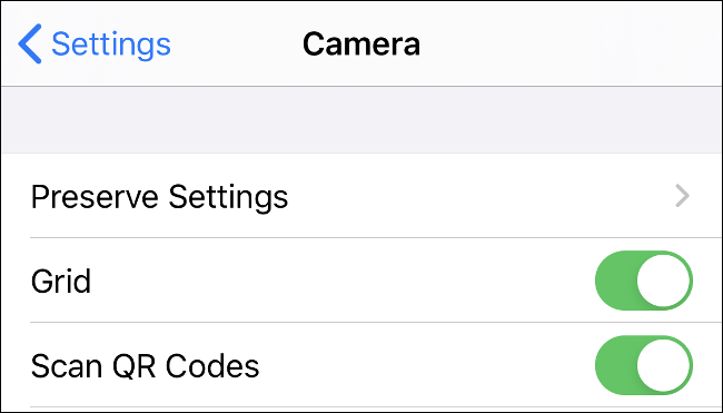 O menu de configurações da "Câmera" no iPhone.