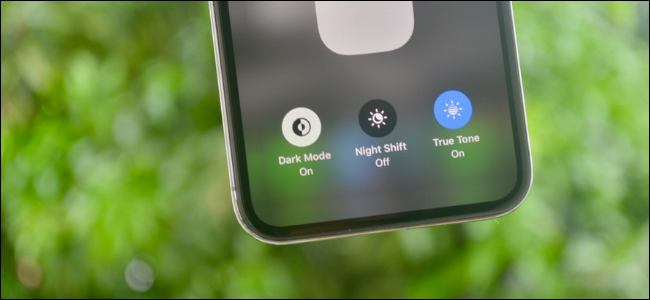 O botão Night Shift do iOS em um iPhone.