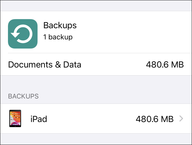 Um iPad listado em "Backups" no iCloud.